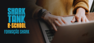 Shark Tank e-School - Alguém estudando no notebook - Atom Educacional